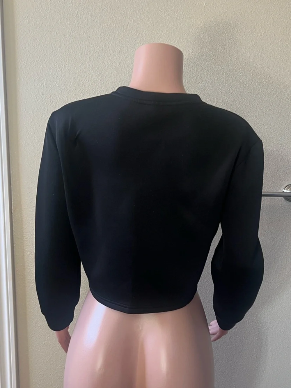 A. WANG Black Embossed Logo Cropped Sweatshirt. Size M. - Picture 6 of 7